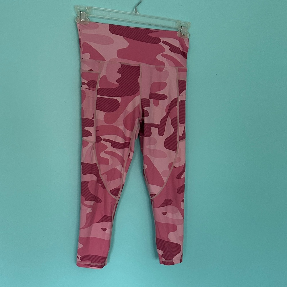 Women’s Pink Camo Leggings